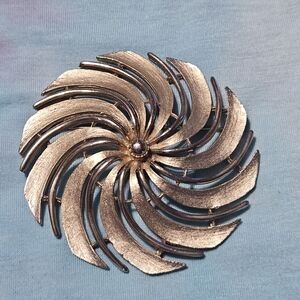 Sarah Coventry 1949 Gold Tone Spiral Brooch Pin Costume Jewelry Pinweel